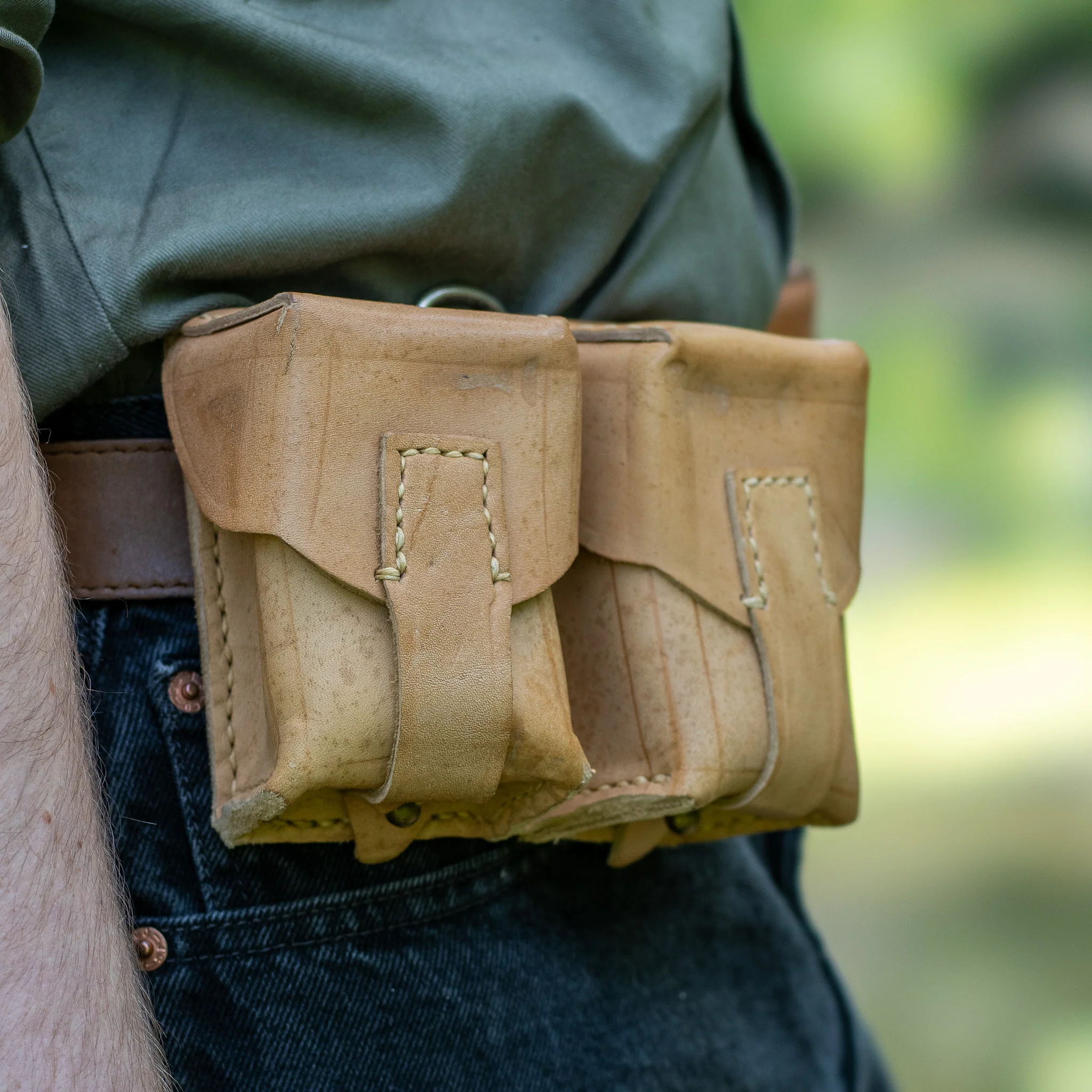Issued Serbian Leather Double Mauser/SKS Stripper Clip Pouch - Image 8