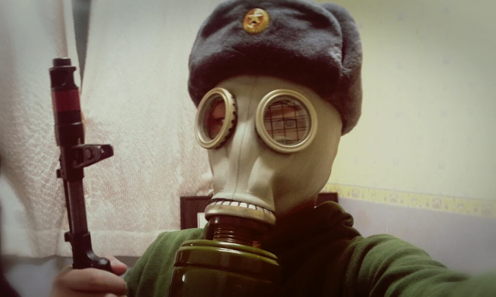 Soviet GP-5 Gas Mask Kit (Display Use Only) - Image 2