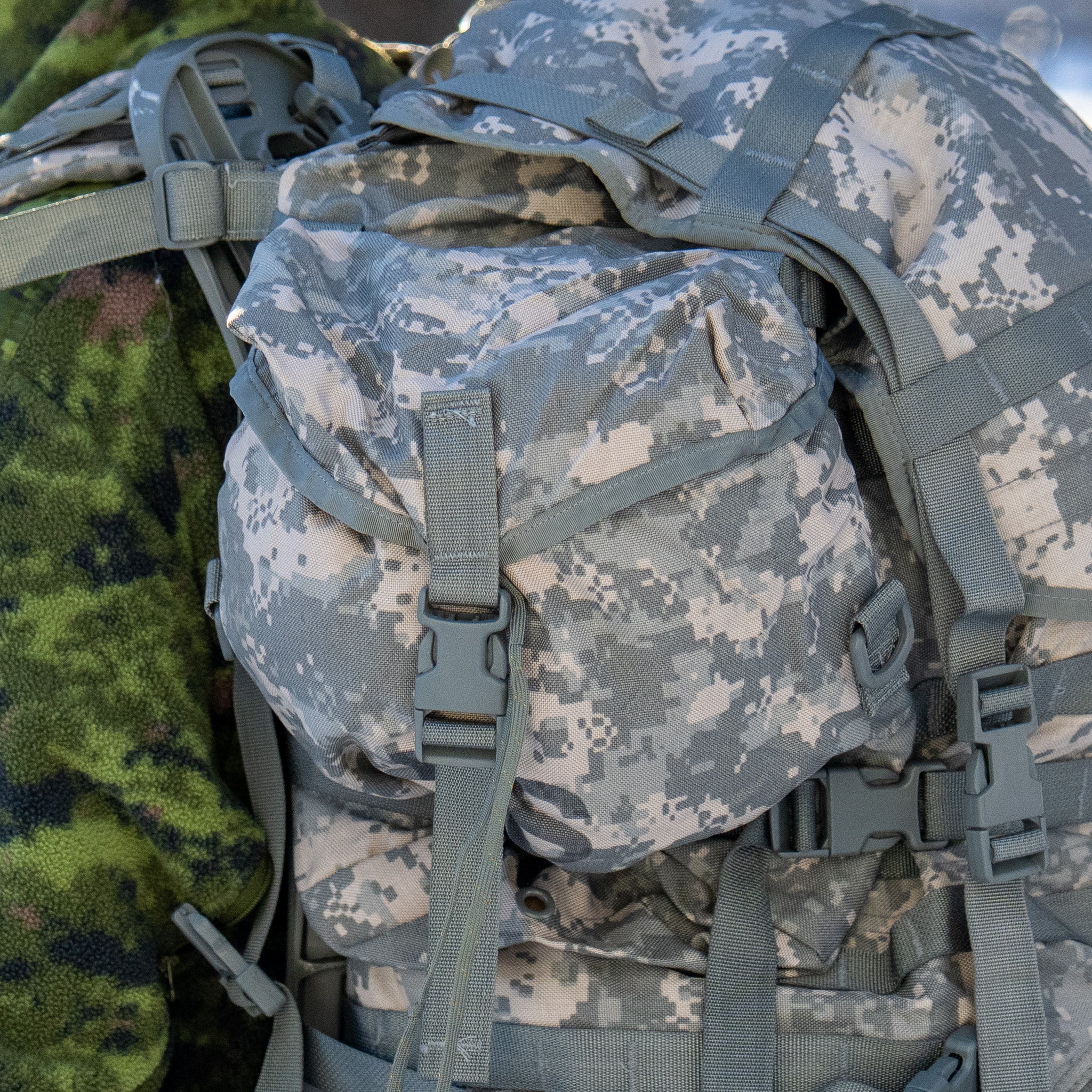 Issued UCP MOLLE II Large Rucksack Set w/Frame - Image 5
