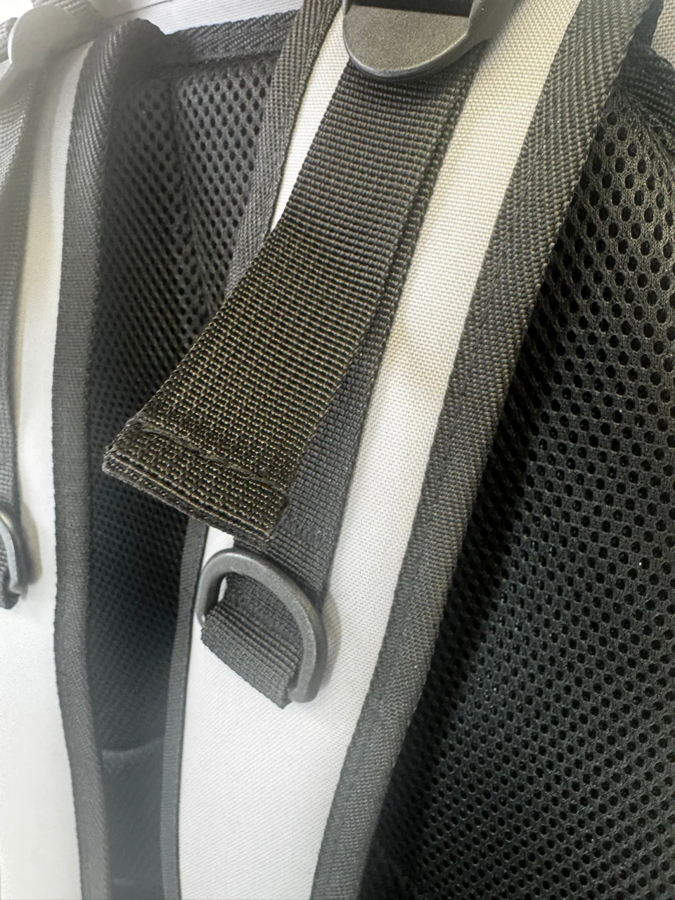 Submersible Airtight 20L Laptop Backpack - Image 7