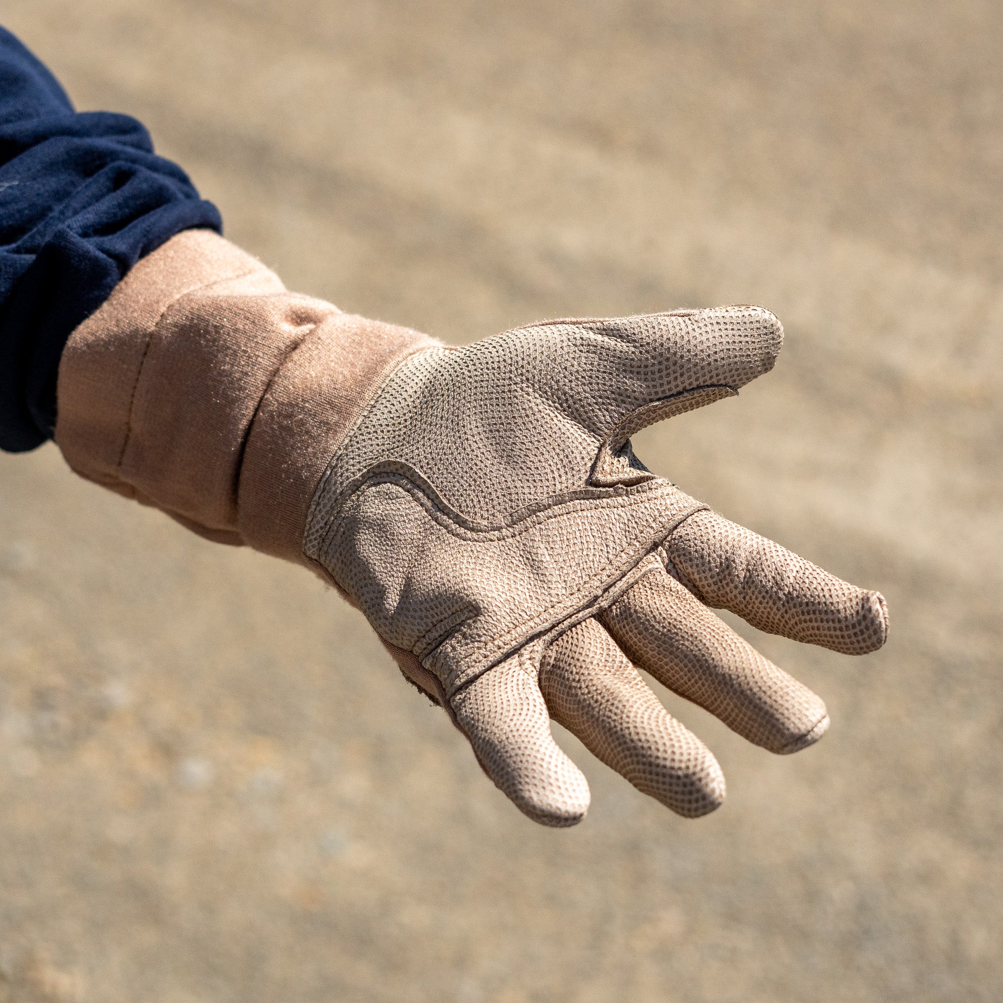 Unissued USMC Coyote Brown Nomex FROG Combat Gloves - Image 2